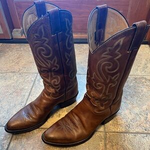 Justin Boots Men’s real leather cowboy boots